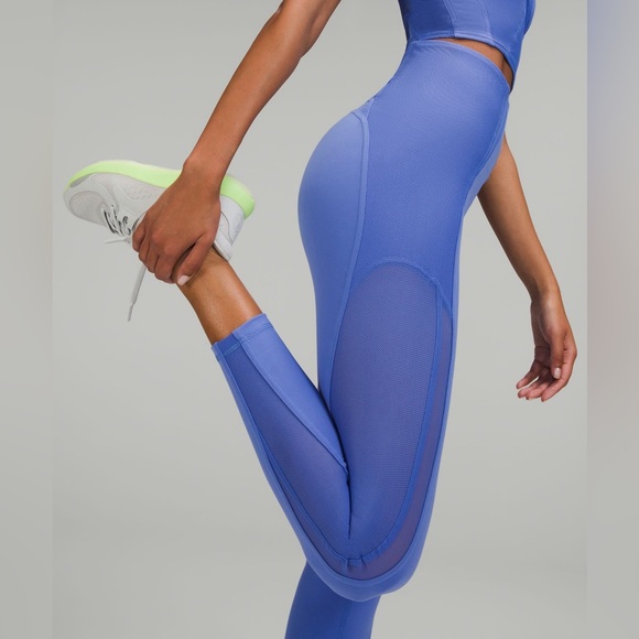 Everlux and Mesh Super-High-Rise
Training Tight 25" - Picture 5 of 6